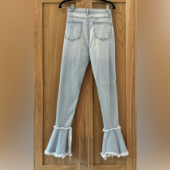 AKIRA Blue Skinny Jeans Light Wash with frayed flare at ankle - Picture 2 of 2